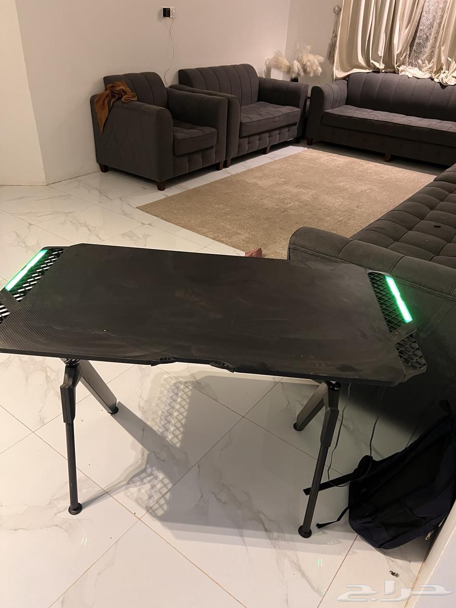 طاوله قيمنق كبيره ومناسبه بيشه64463641400322111