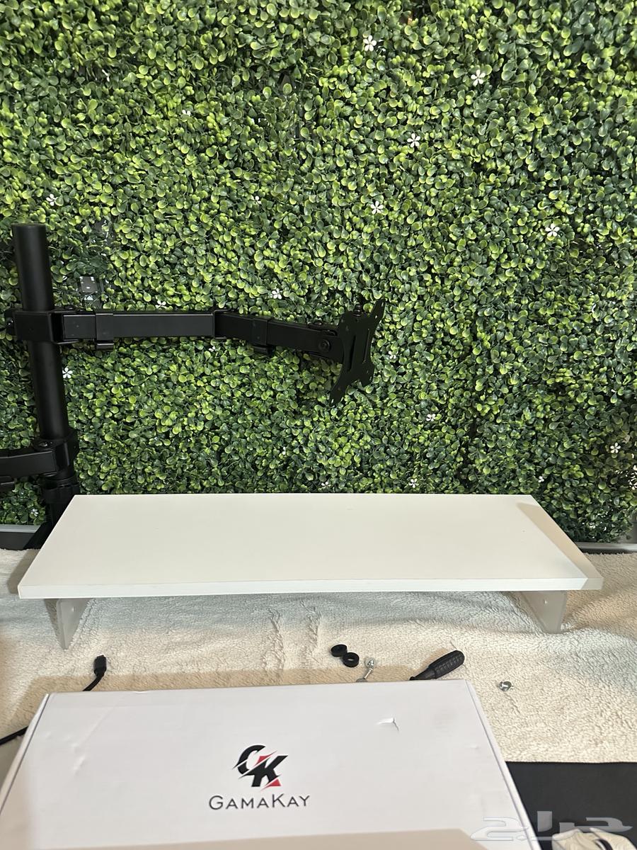 desk monitor64463047118466111