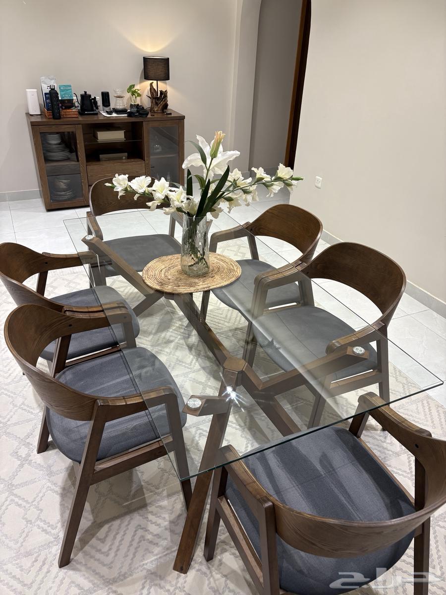 طاولة طعام 6 اشخاص مع بوفيه من ابيات للبيع64463142323585110