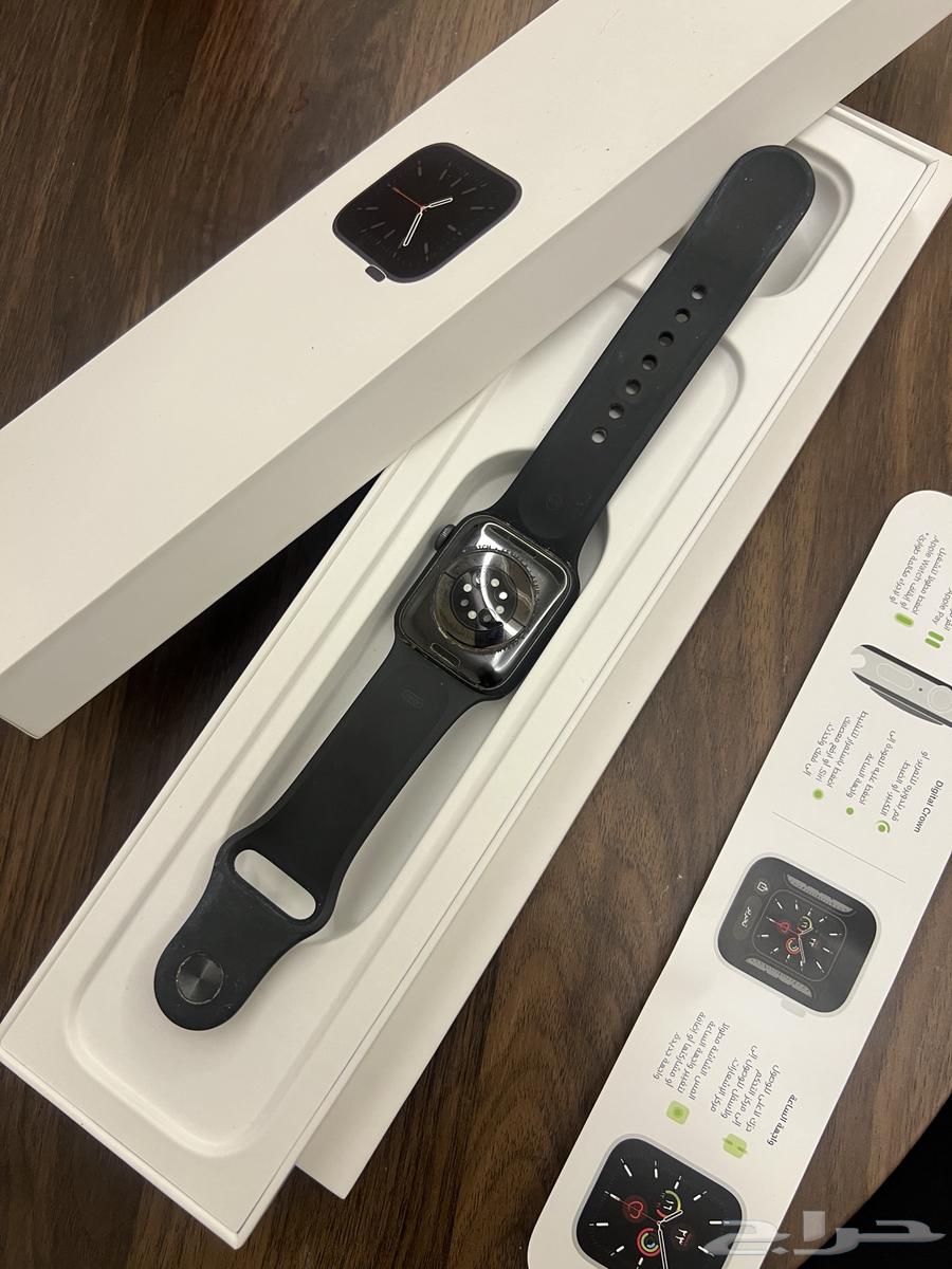 Apple Watch for sale, version 6, screen needs adjustment only64463196965506111