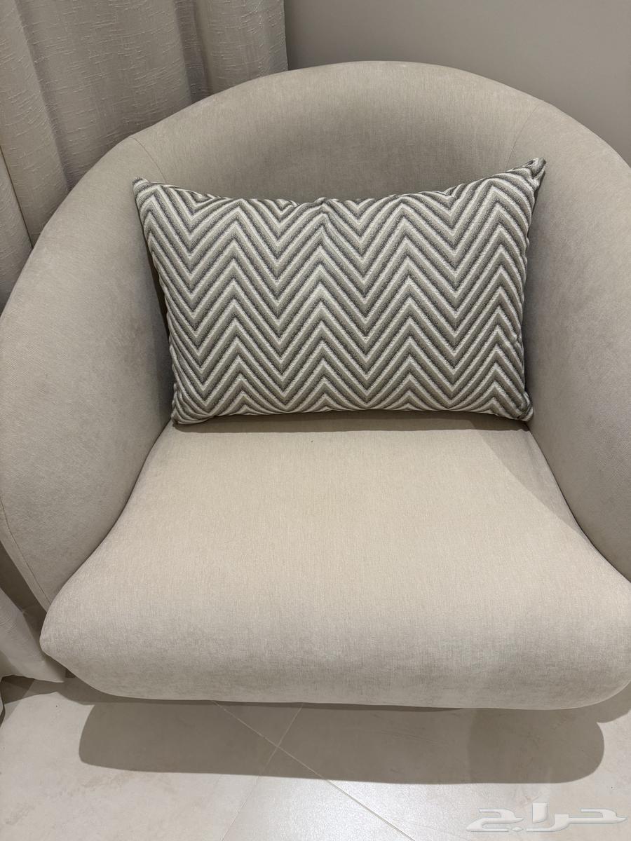 A new sofa with a golden base64460625225857113