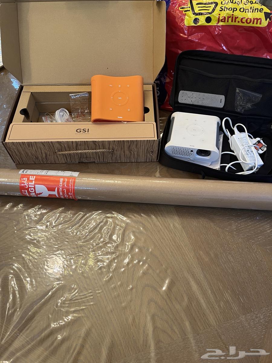 Projector for sale64459997073411113