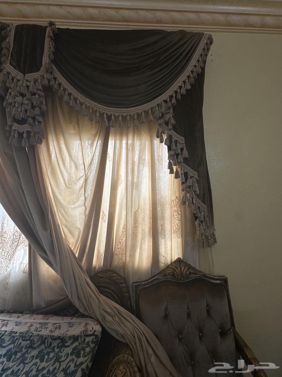 Sofa for sale, semi-new, no damages, comes with glass tables and curtains64461718857603113