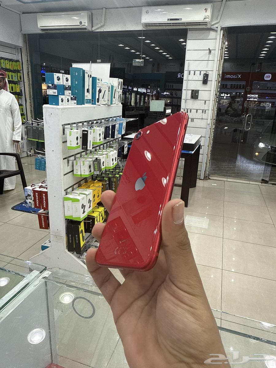 ايفون SE للبيع مستعمل64462705750531111