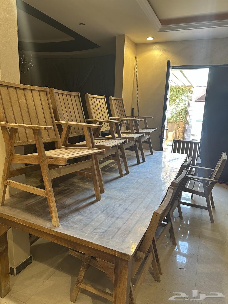 طاولة طعام خشبية كبيرة64460557812739110