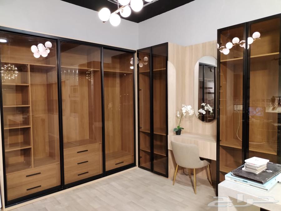 تفصيل خزائن حديثة خشب تيلاندي درجه اولي مع ابواب زجاج واليد64460338526338110