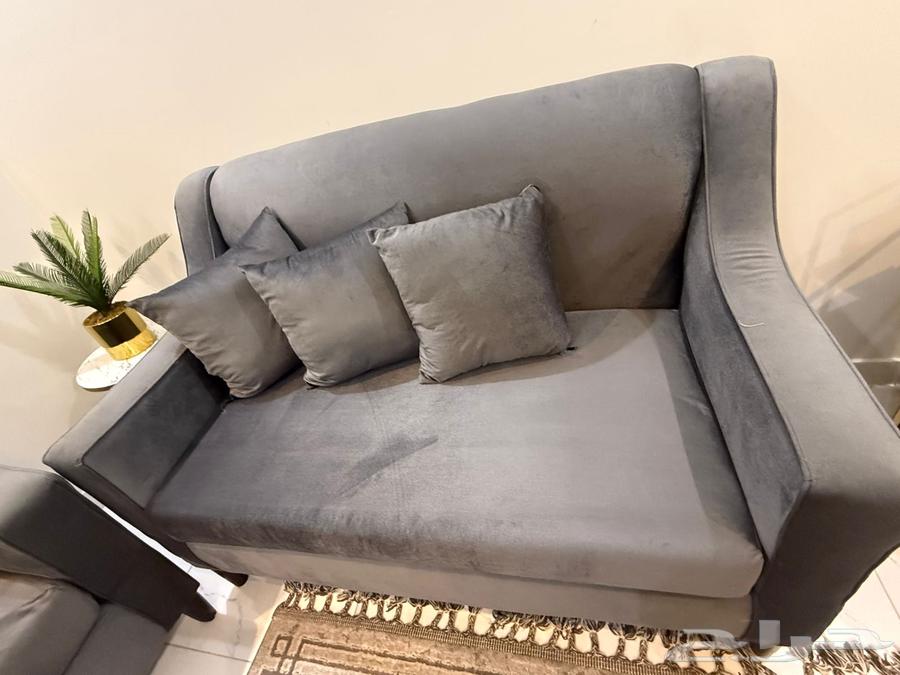 Sofa with tables64462910098562113