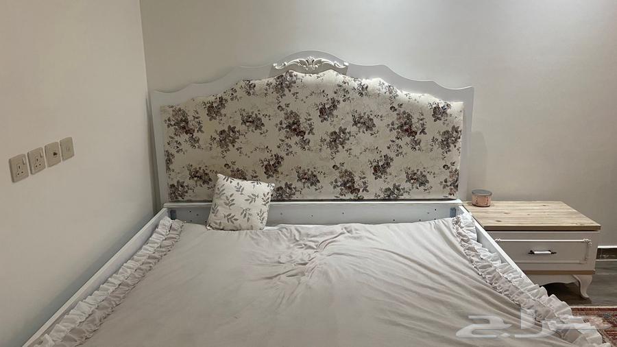 King size bed 180 x 2 with its own dresser, price on offer64461214331779111