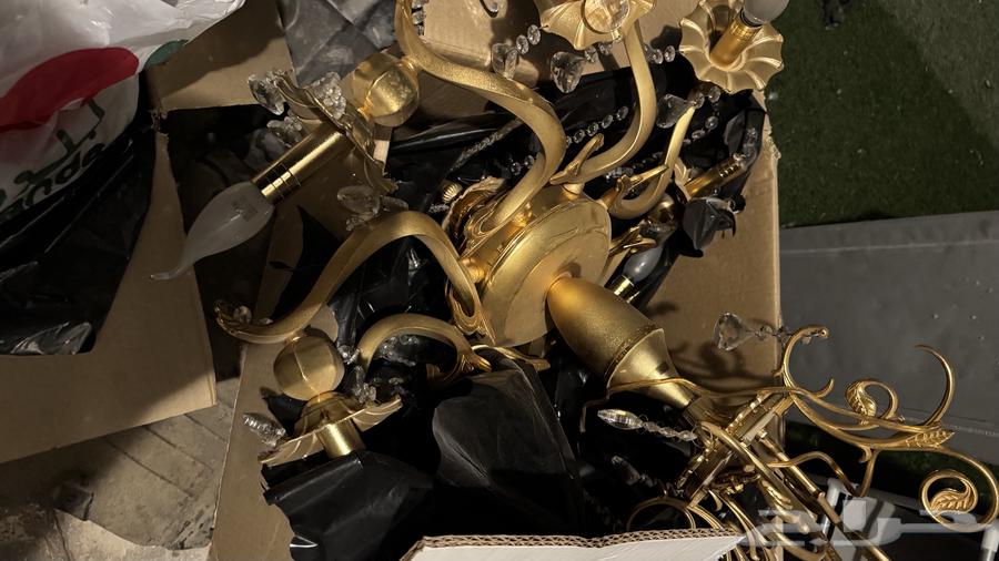 3 ثريات للبيع بحالة جيده جدا  مع لمباتها64463264796163112