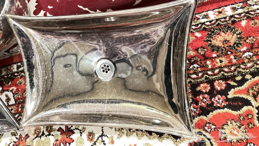 مغسلة يدين للبيع استخدم نضيف زي واضح فصورها.64464210422275113