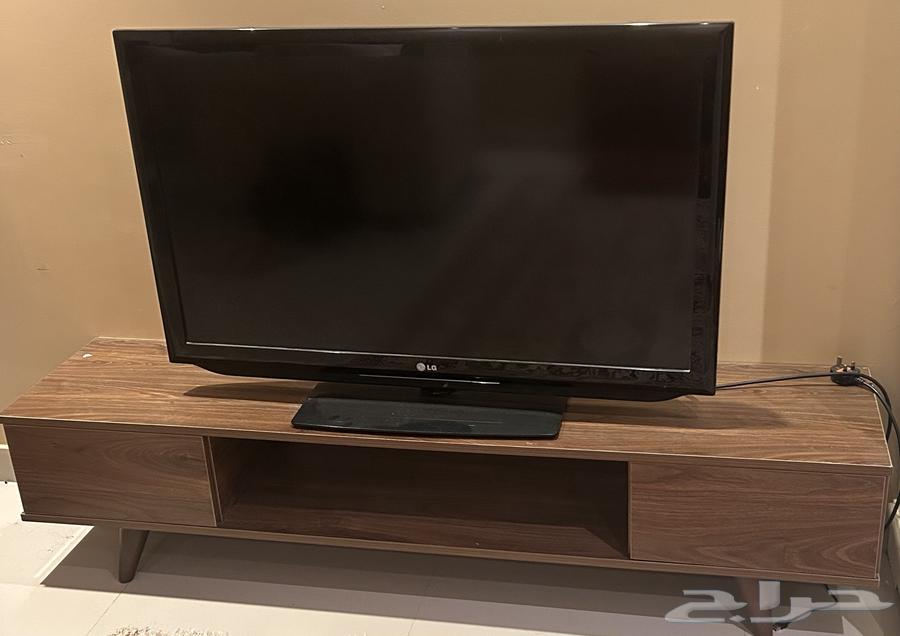 LG43 Screen with Table64462992529410110