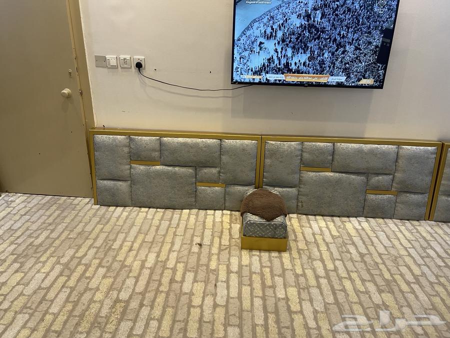 Set of four cushions and three curtains of the same color64461499314945111