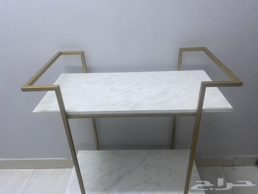 A new delivery car with nothing in it64463264698370113