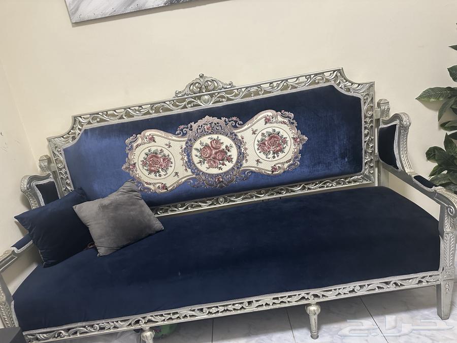 Sofa64458975314562112