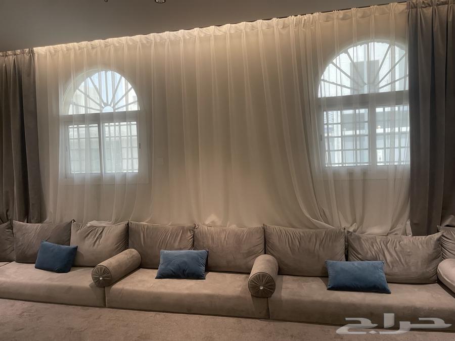 Gray floor sofa64463944726402112