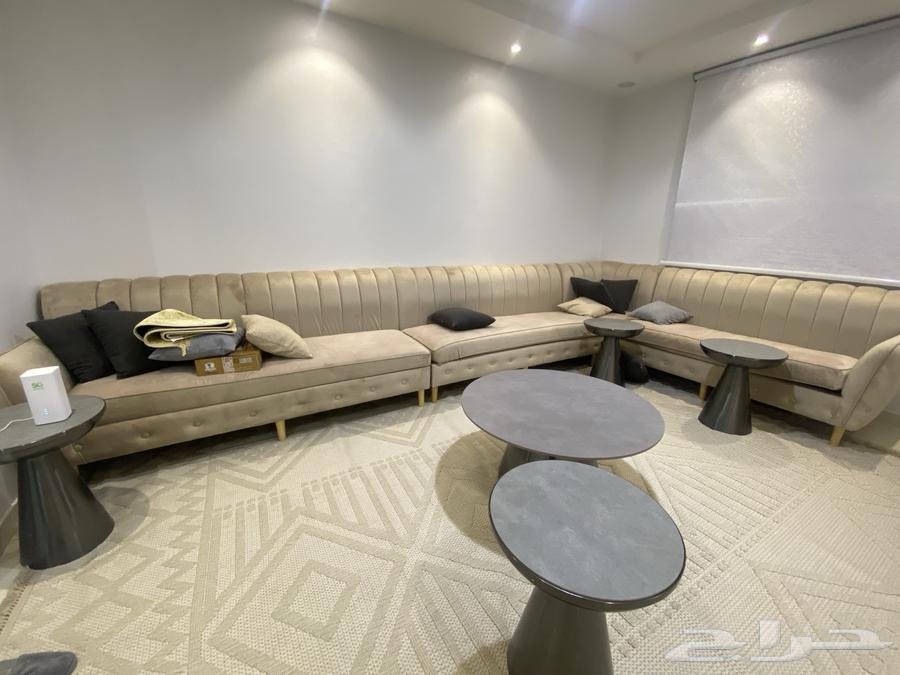 كنب خشب للبيع وطاولات64462212433282110