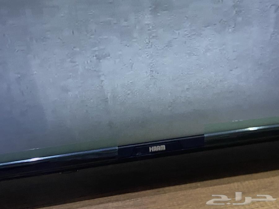 Screen and table64458704237185112