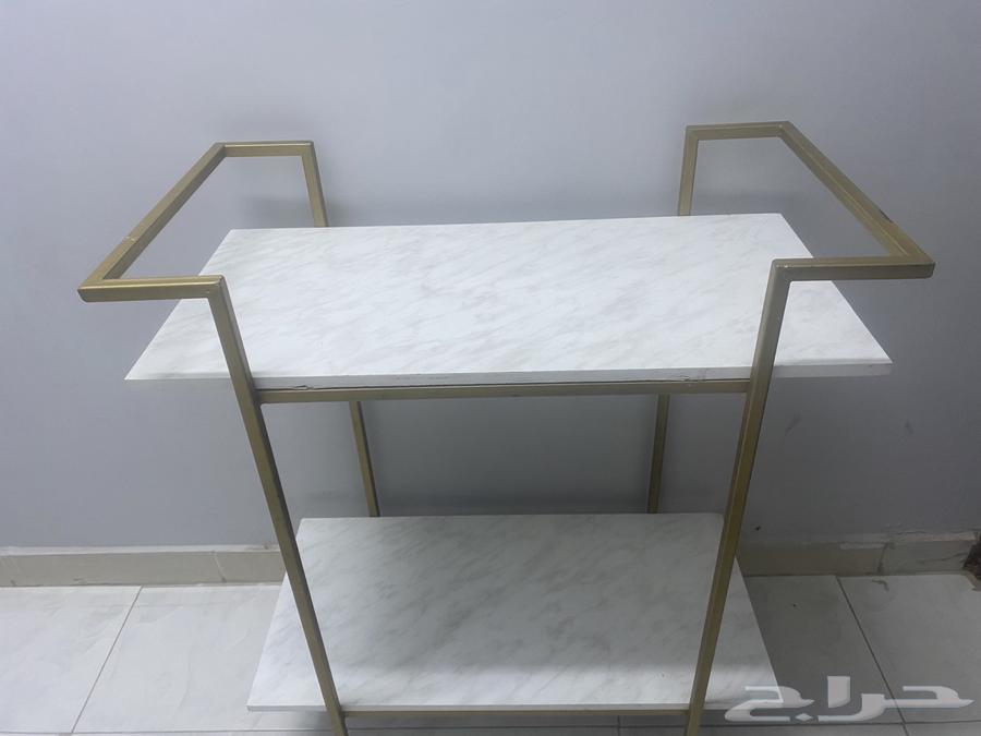 A new delivery car with nothing in it64463264698370110