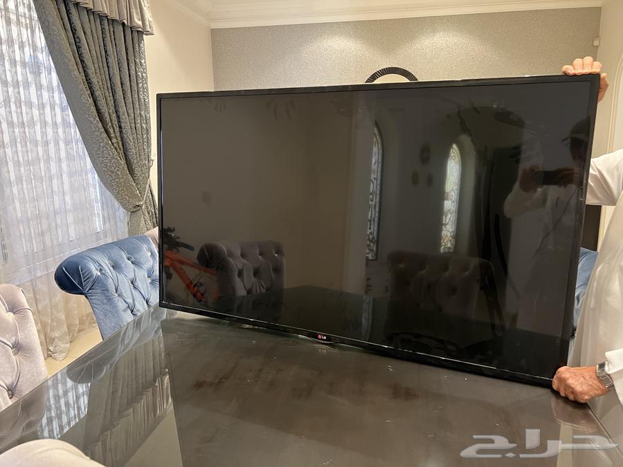 للبيع شاشة LG LCD مقاس 65 بوصة64462665236481110