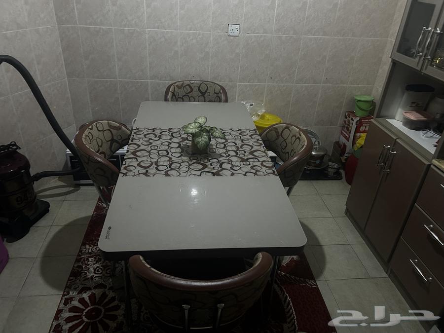 طاولة طعام للبيع64462855449347111