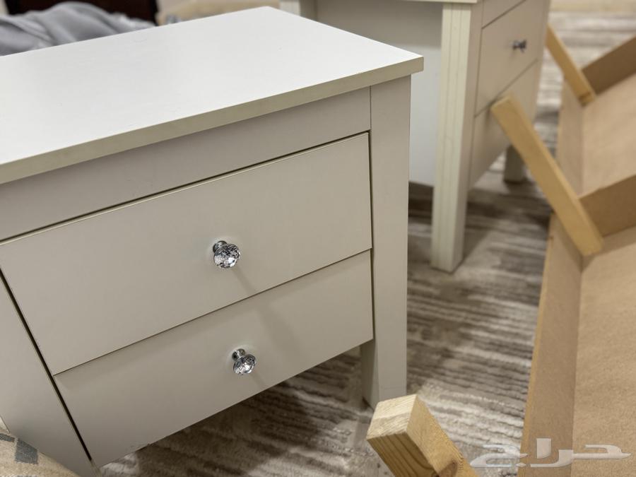 سرير مع 2 كمودينه64463874567299111