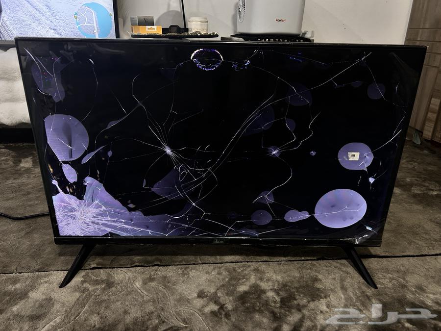 تلفزيونين واحد تقريبا 40 بوصه والثاني 32 بوصه64460638954369111