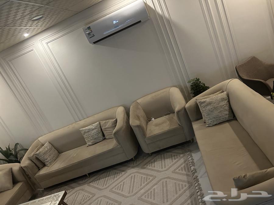 كنب تقريبا 11 شخص64463778544257111