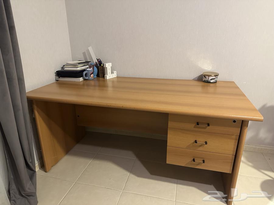 Study desk with three drawers64462705836162114