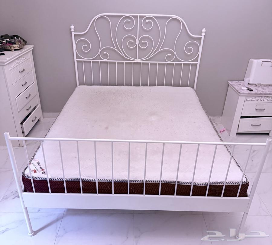 سرير إيكيا نفرين 200 200 ومرتبة بحالة ممتازة64460106234243110