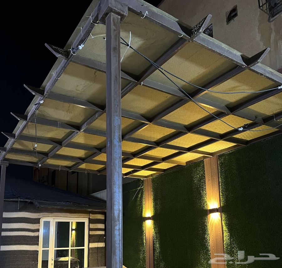 Table and umbrella64458199616515111