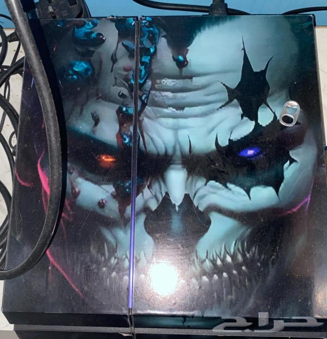 بلايستيشن 4 للبيع معاه يدين ب600 ريال64463319919618110