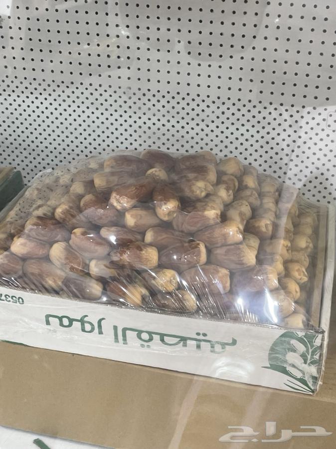 Barhi Dates and Sukkari Premium Quality Dates64460311105025110