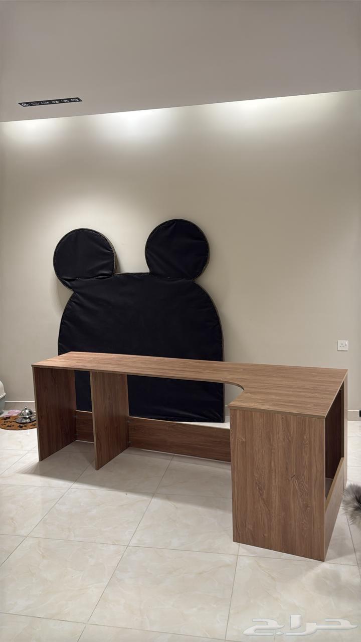 للبيع سرير نفر ونص مع كومدينه ومكتب64460748489601113