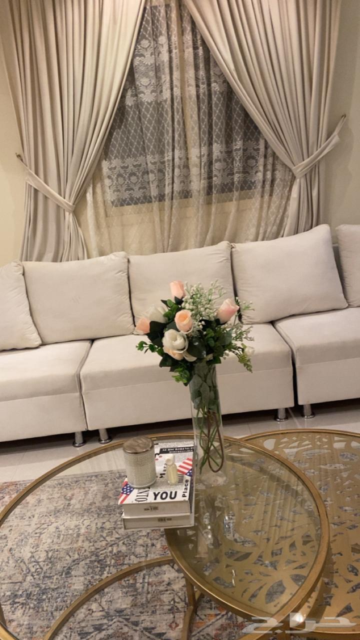 Sofa with two tables64463101838851111