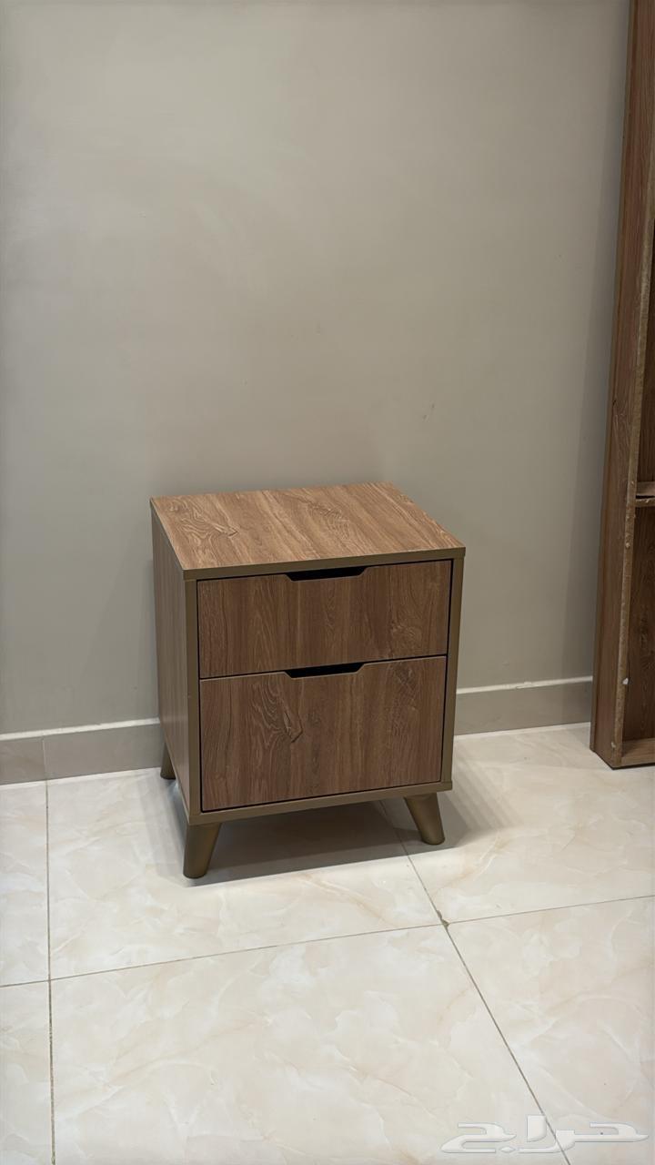 للبيع سرير نفر ونص مع كومدينه ومكتب64460748489601112