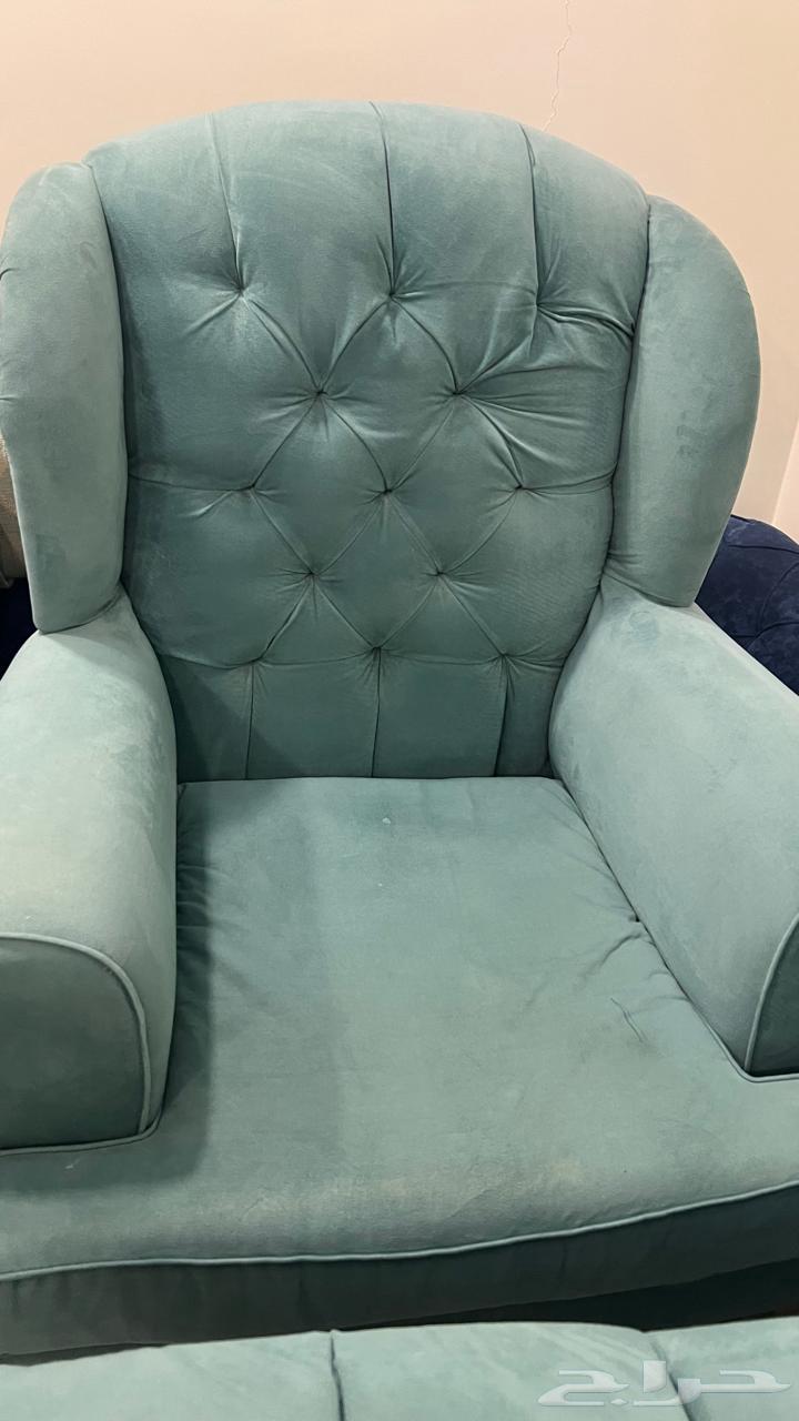 كنب كلاسيكي نضيف جد ا يكفي 14 شخص السعر قابل للمفاوضة64462349446017114