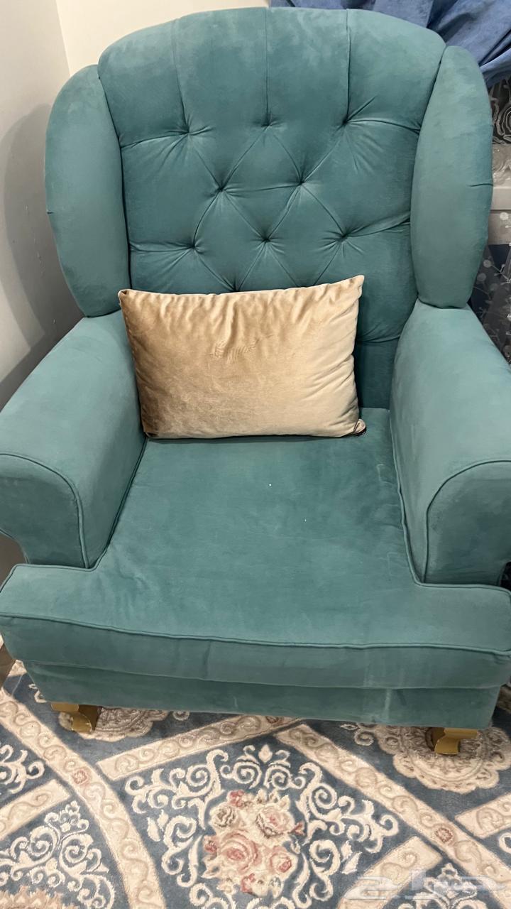 كنب كلاسيكي نضيف جد ا يكفي 14 شخص السعر قابل للمفاوضة64462349446017112