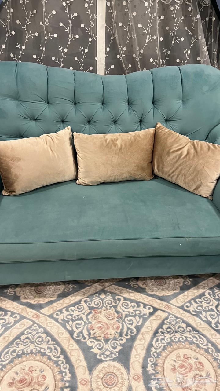 كنب كلاسيكي نضيف جد ا يكفي 14 شخص السعر قابل للمفاوضة64462349446017113