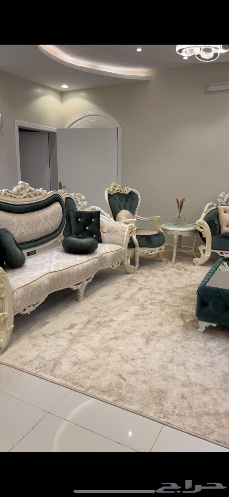 Sofa set of 3 large pieces and 2 single pieces and 3 tables64458765256449110