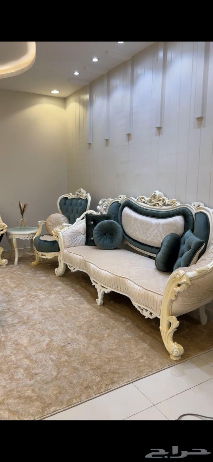 Sofa set of 3 large pieces and 2 single pieces and 3 tables64458765256449112