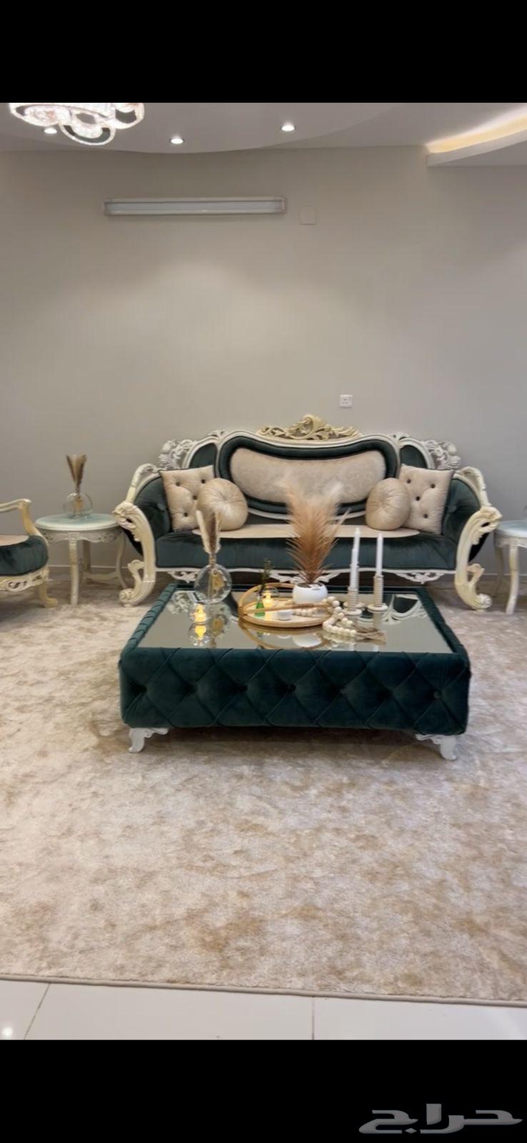 Sofa set of 3 large pieces and 2 single pieces and 3 tables64458765256449111