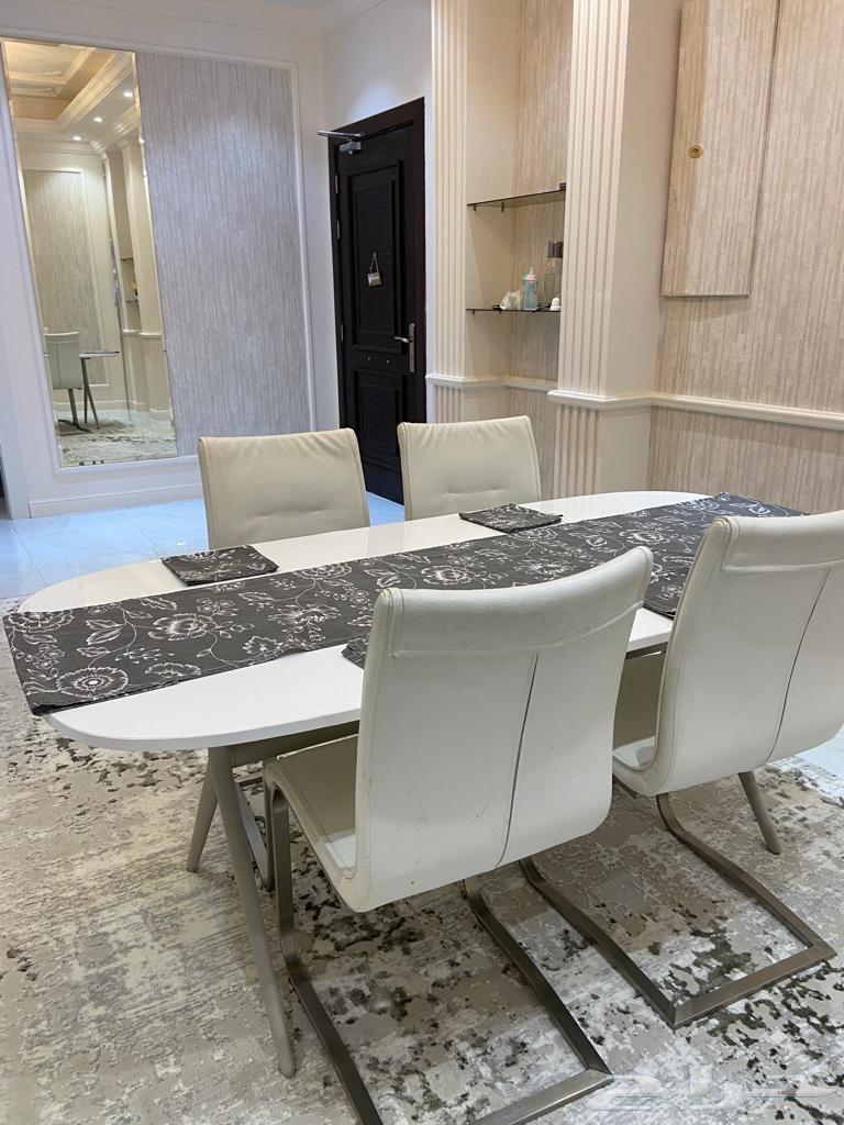 IKEA table64463710310531110