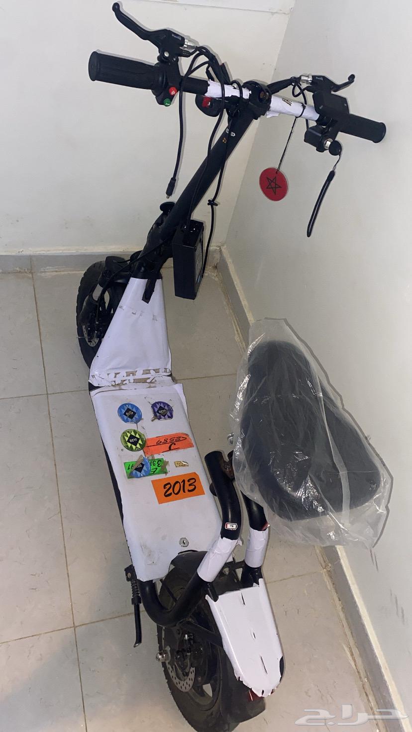 New scooter with basket, used for less than a month64457657353217110