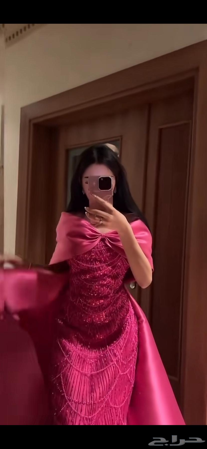 فستان وردي فيونكه وله ذيل من المصممه شوق 49ريال64459898904322111