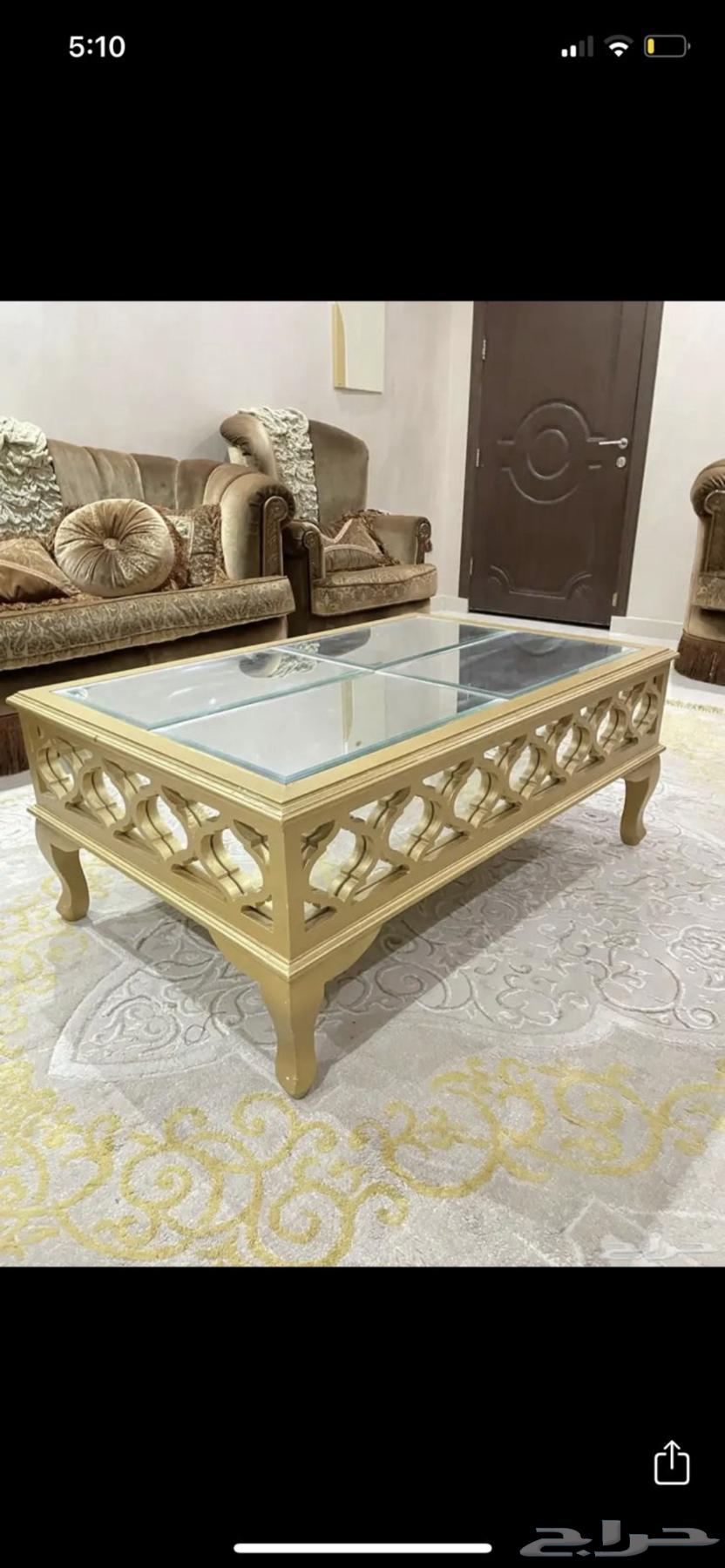 A clean majlis with tables64460393164418111