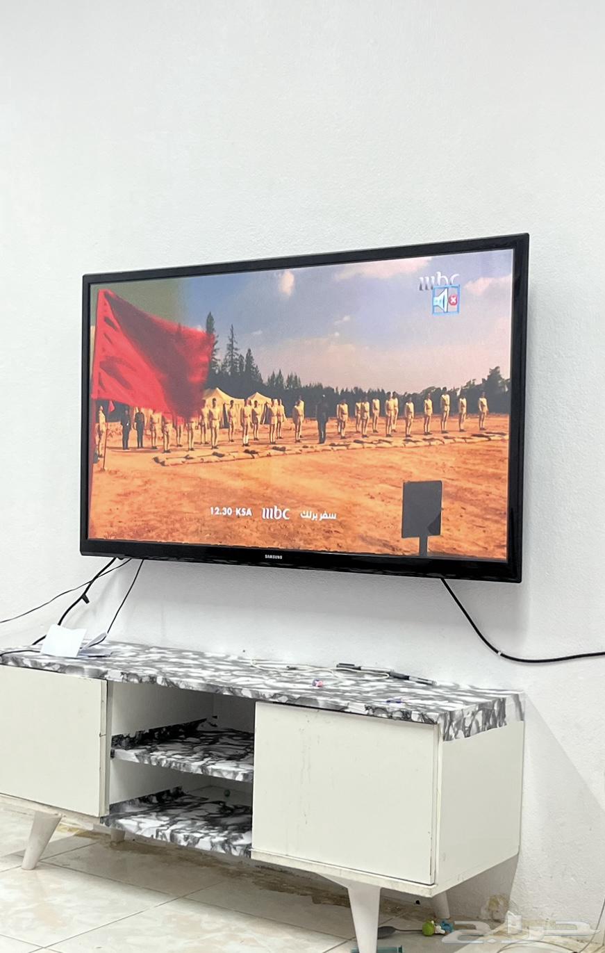 Samsung 55-inch TV, freezer, air conditioner, and backrests64457473590274110