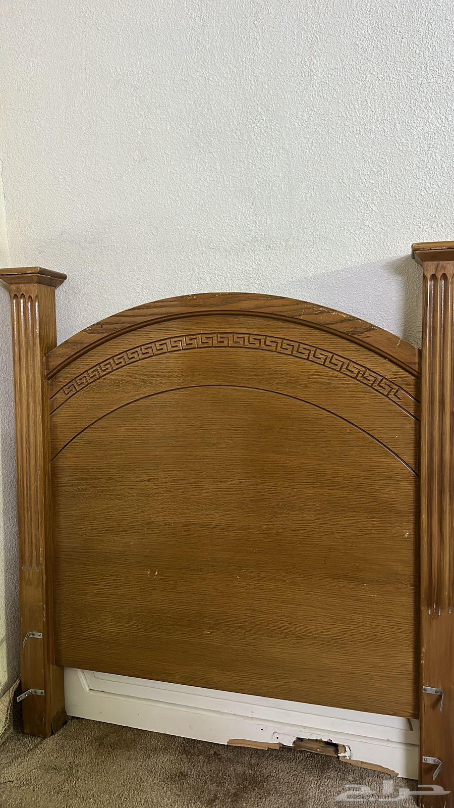 تاج سرير للبيع وسرير ومكواه بخار وومعلاق ستاير64458780992258111