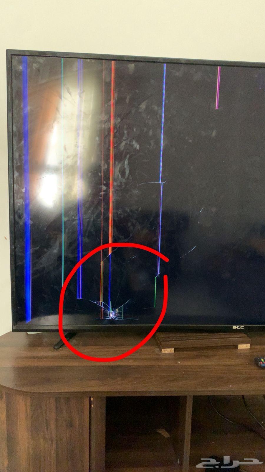 شاشتين 65 بوصه وشاشه 60بوصه كسر في الشاشات للبيع64458438120963110