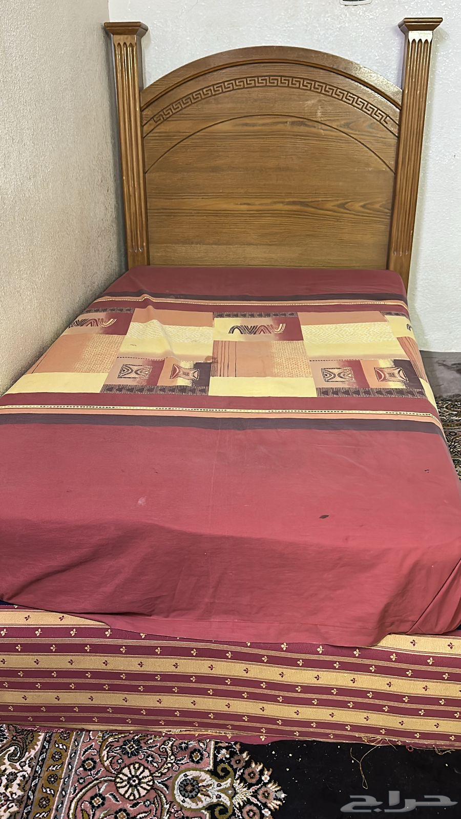 تاج سرير للبيع وسرير ومكواه بخار وومعلاق ستاير64458780992258113