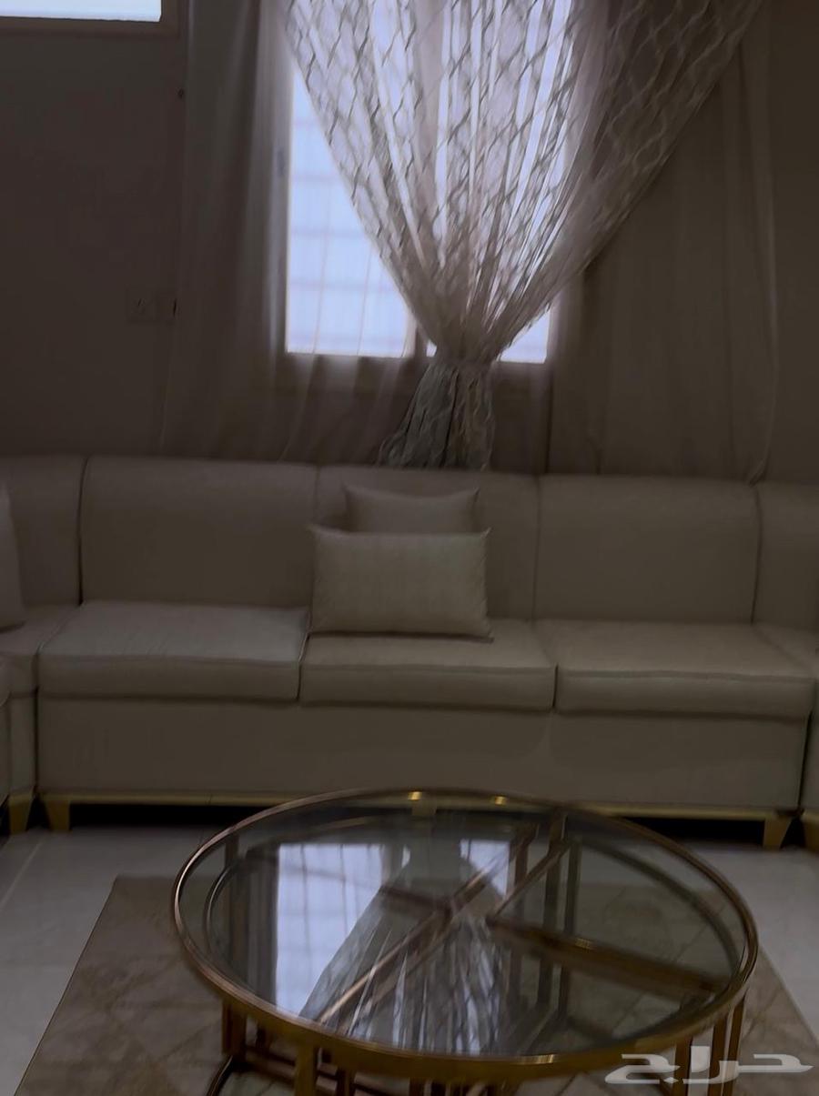 كنب وطاوله للبيع64461117835267112